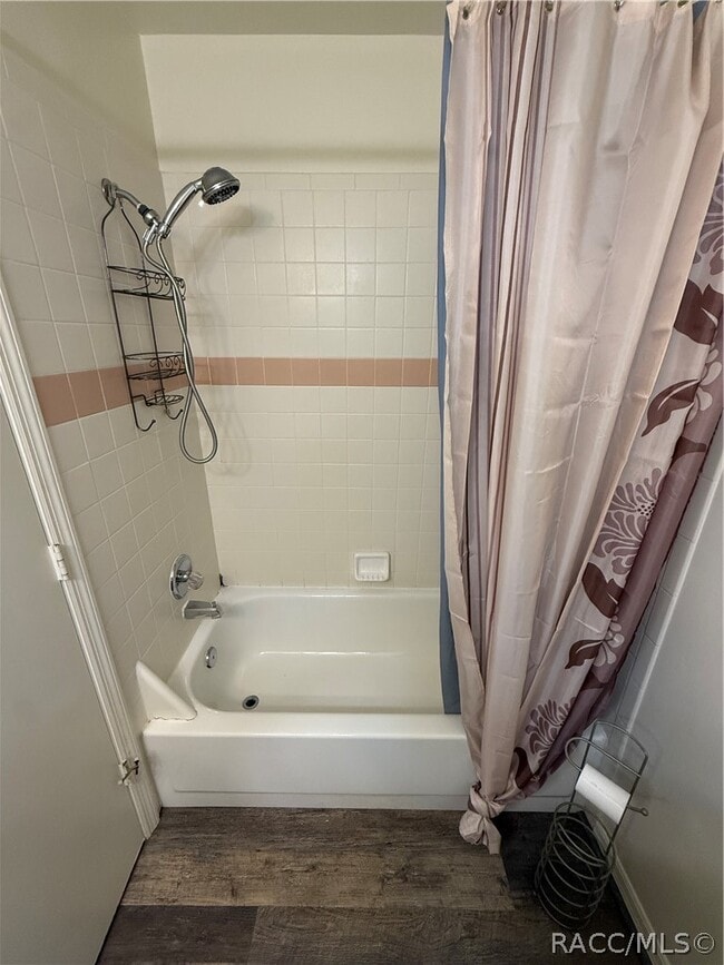 Building Photo - 943 SE Mayo Dr