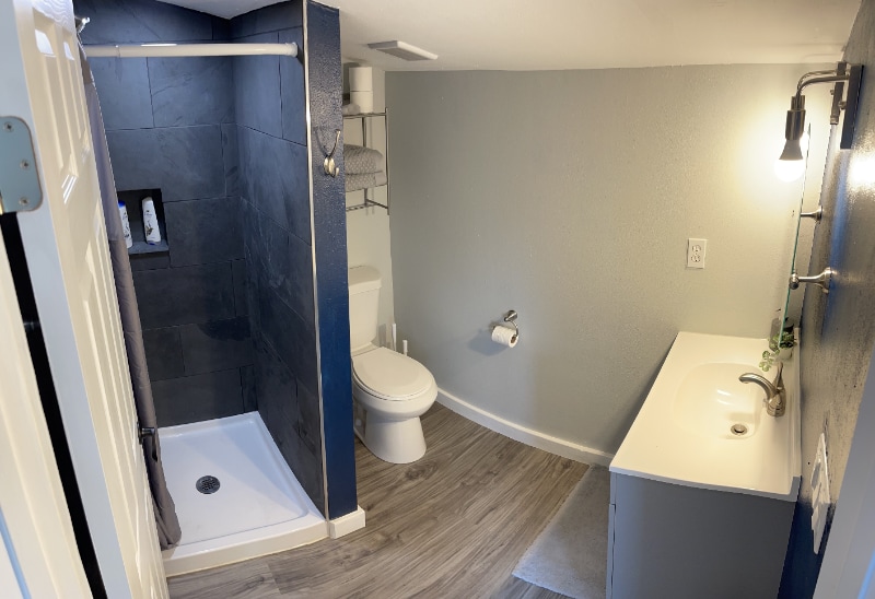 Building Photo - 708 11th Ave W