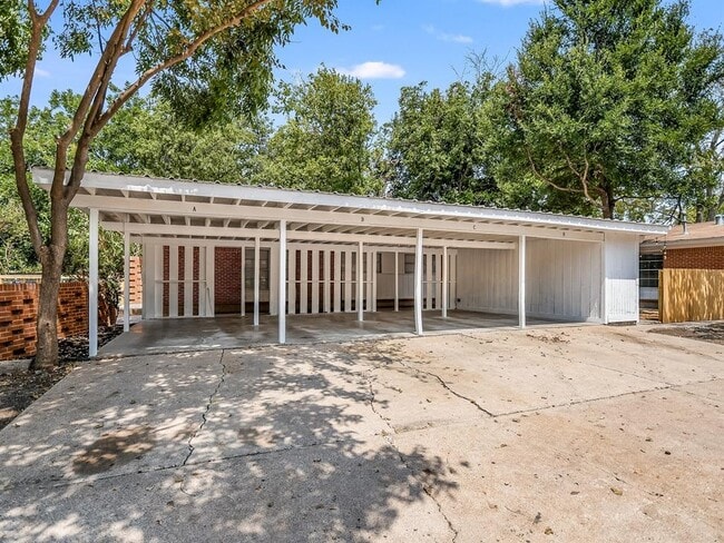 Building Photo - 7601 Tisdale Dr