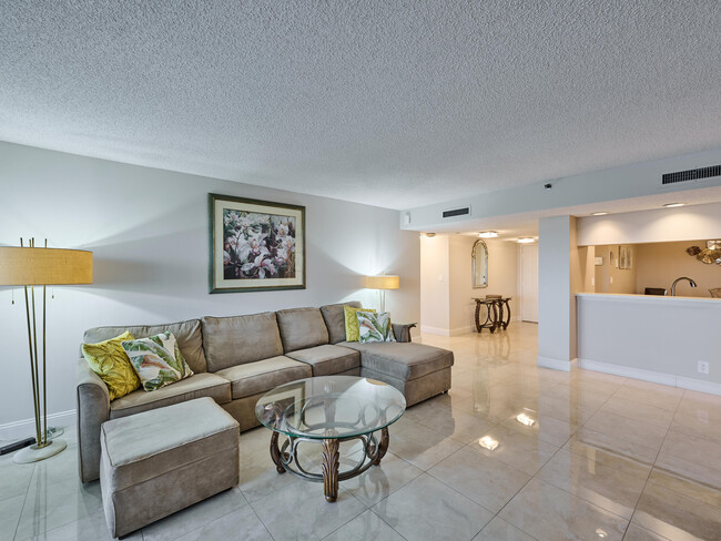 Building Photo - 3420 S Ocean Blvd