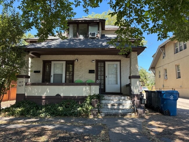 Primary Photo - 921 Princeton Ave S
