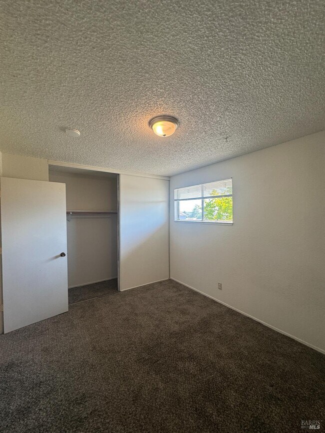 Building Photo - 118 Yorkshire Ct