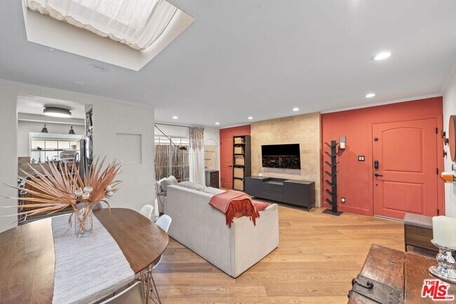 Building Photo - 1144 10th Ct