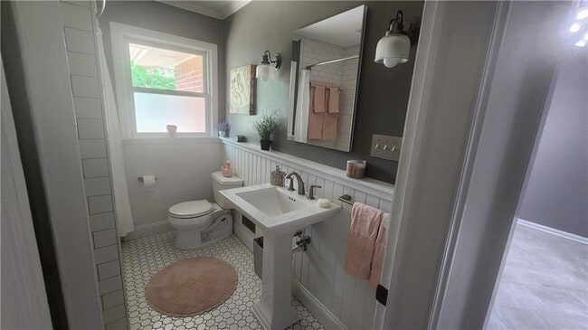 Building Photo - 2132 Clairmont Rd