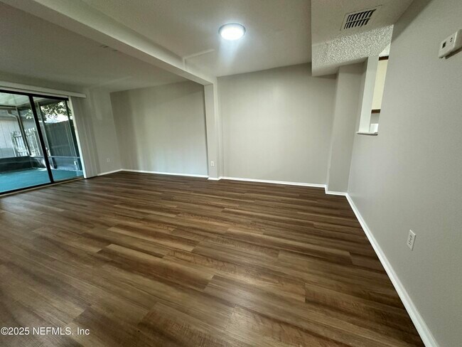 Building Photo - 7042 Prestwick Cir S