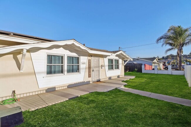 Building Photo - 609 Carlsbad St