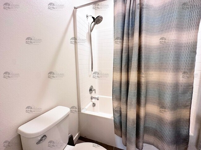 Building Photo - Luxury 5 bedroom, 3 bath home in Bonsall!