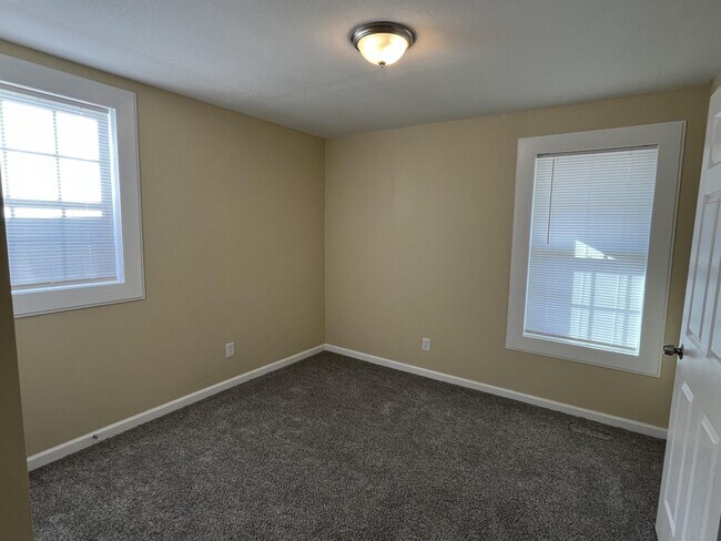 Building Photo - 201 Pike St