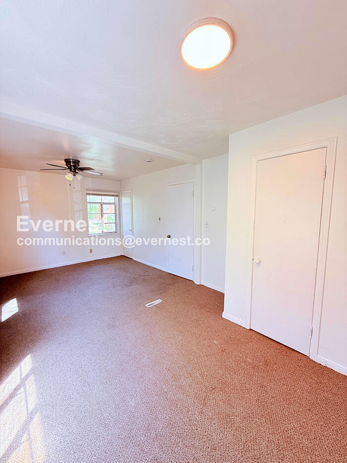 Building Photo - 20527 Rosemont Ave