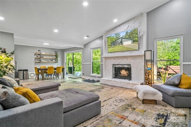 Building Photo - 11011 Vista Haven Dr