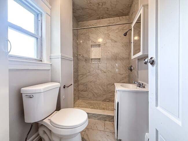 Building Photo - 18 Ellsworth St