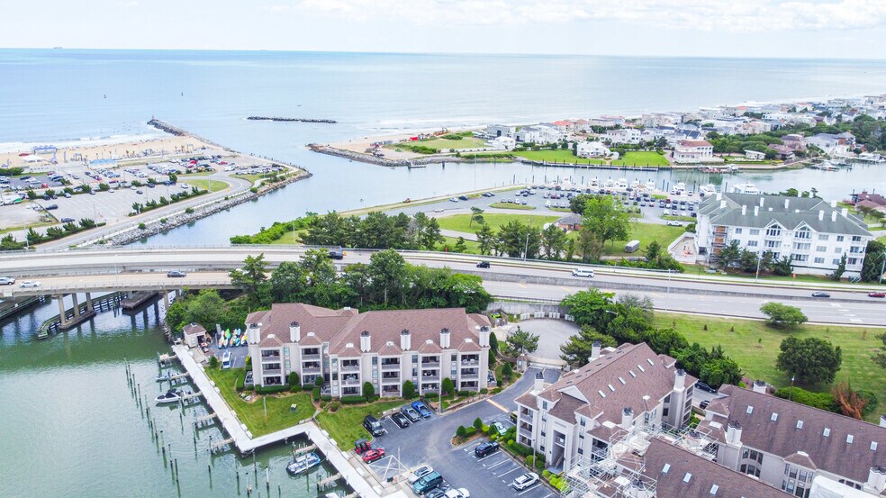 Building Photo - 401 Harbour Pt