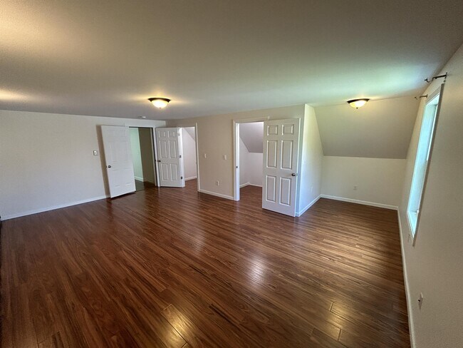 Building Photo - 8 Parker Ridge Rd