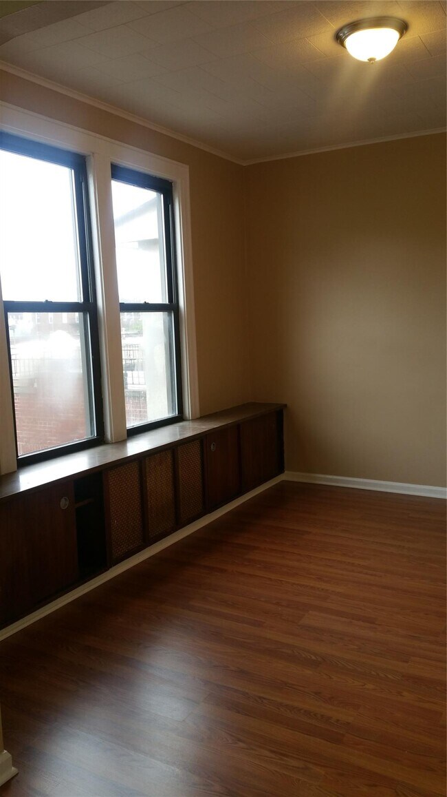 Building Photo - 2115F Grove St