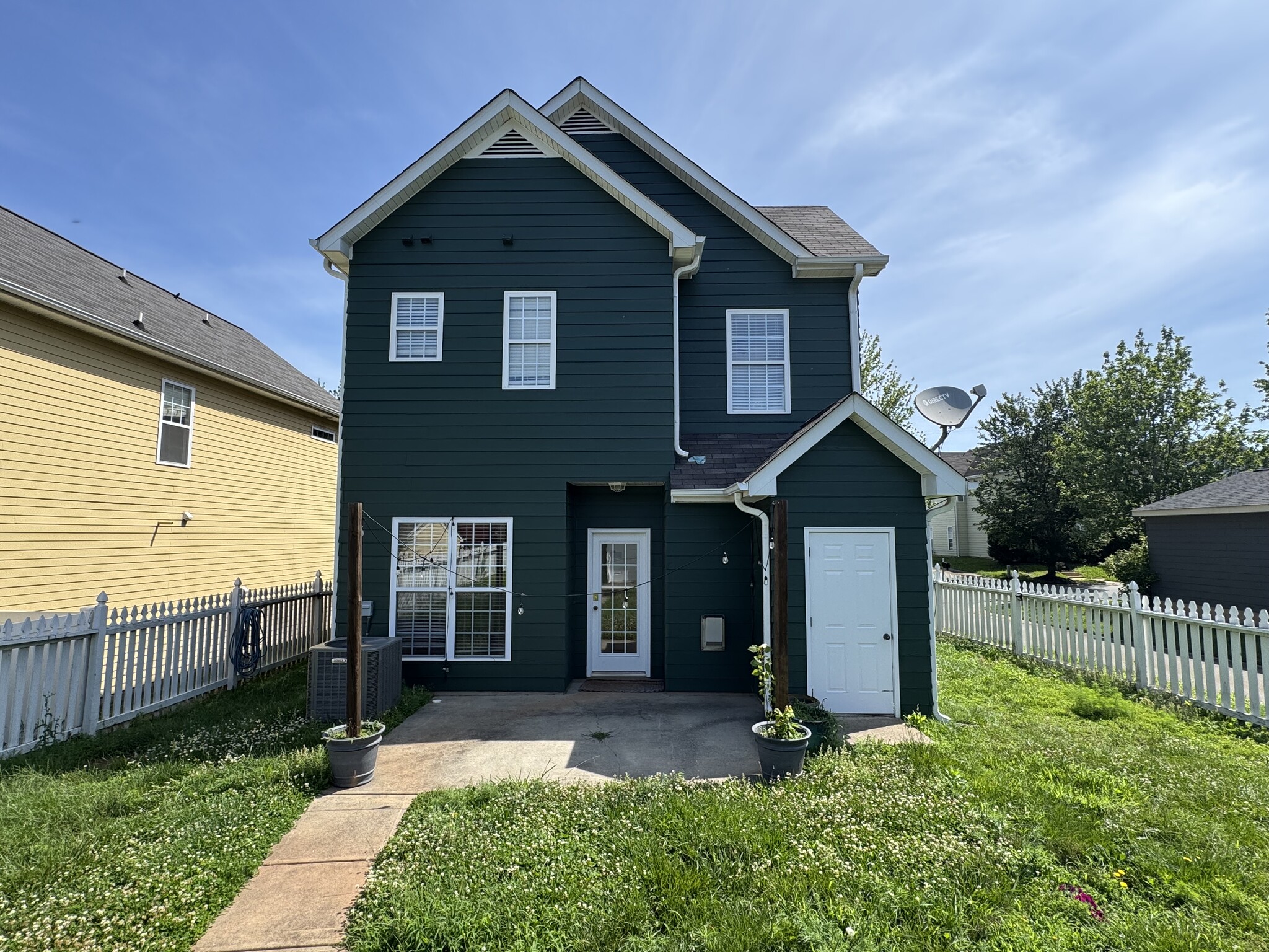 Building Photo - 13743 Carleen Way Dr