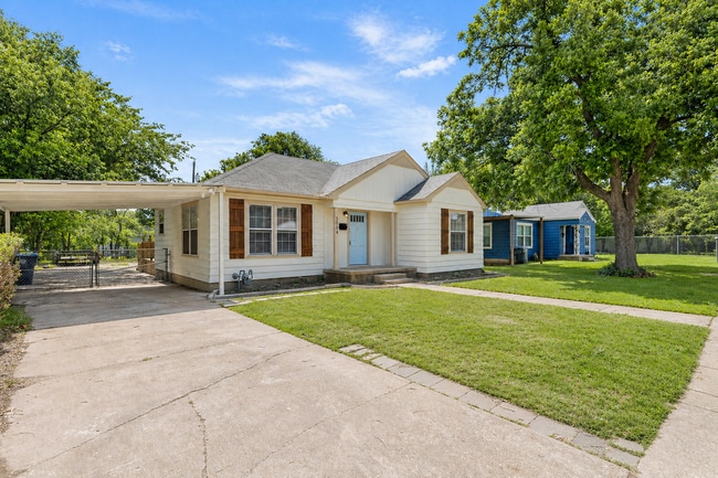 Building Photo - 3004 Reuter Ave