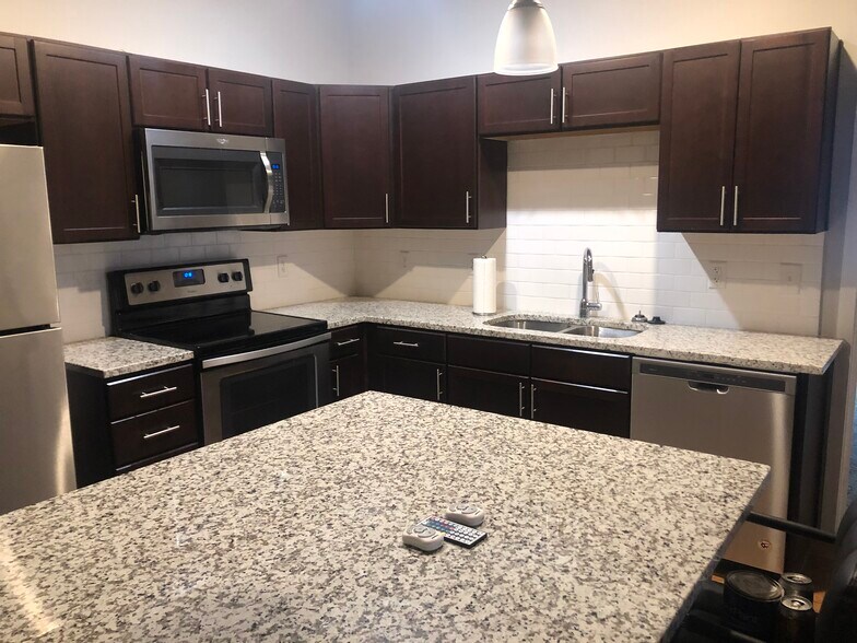 Building Photo - 1124 Litton Ave