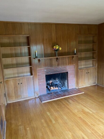 Building Photo - 214 Bellino Dr