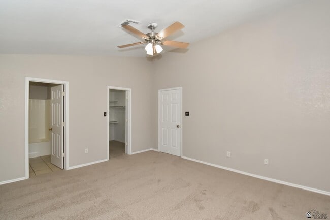 Building Photo - 1705 S 45th Dr