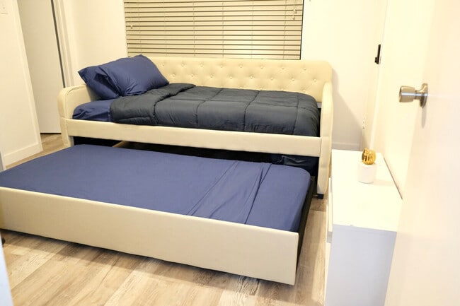 Building Photo - 1741 Horseshoe Cir