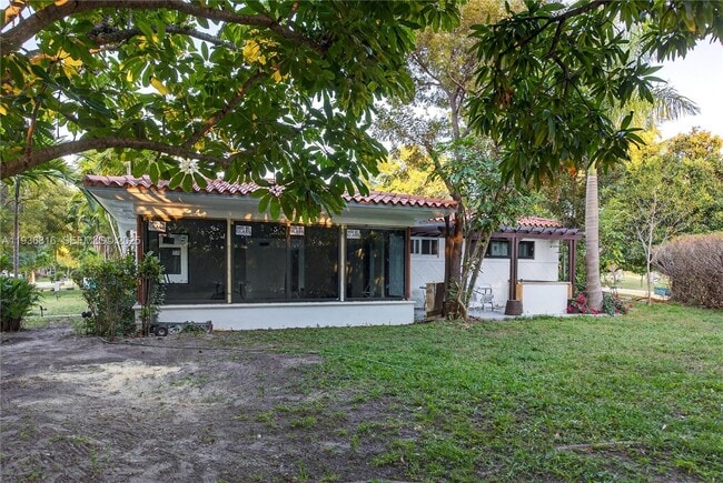 Building Photo - 1100 N Shore Dr