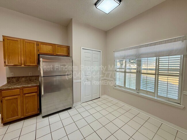 Building Photo - 3785 Union Pacific Dr E