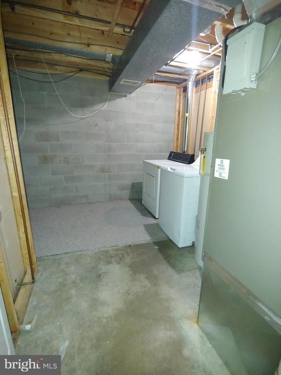 Building Photo - 2134 Commissary Cir