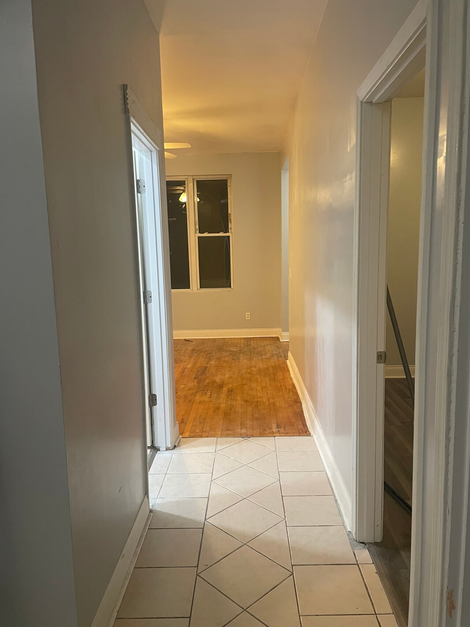 Building Photo - 2737 S Avers Ave