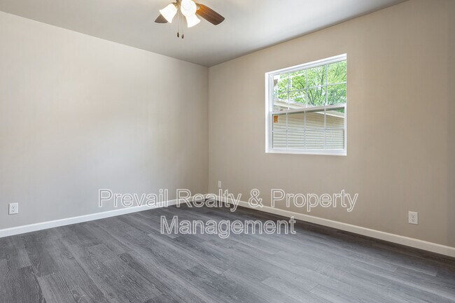 Building Photo - 4412 Pepper Dr