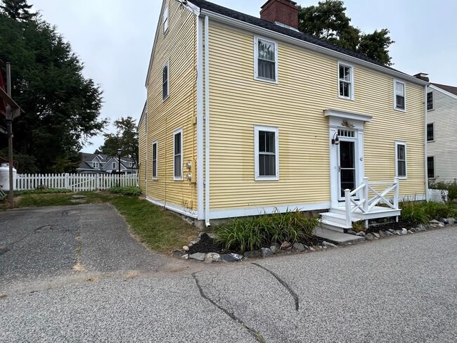 Building Photo - 42 Piscataqua St