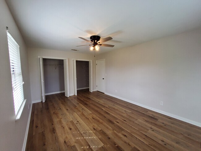 Building Photo - 7402 Hwy 2302