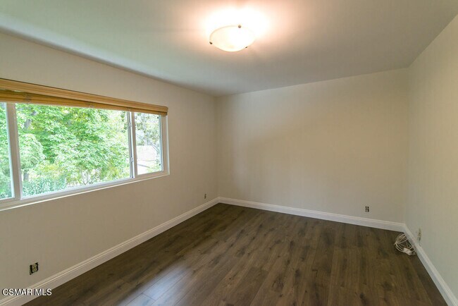 Building Photo - 1074 Elfstone Ct
