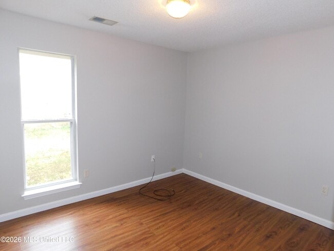 Building Photo - 5539 Bradley Dr