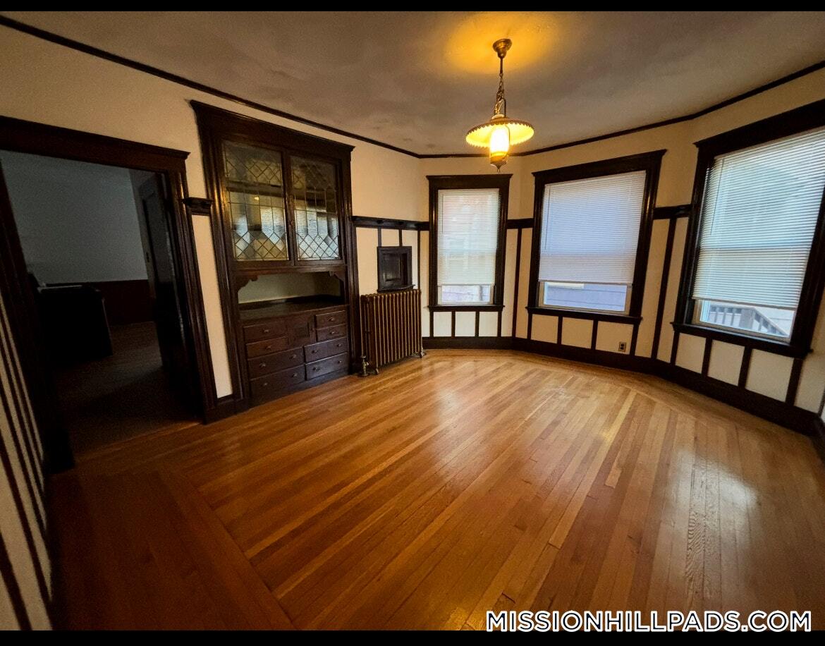 Building Photo - 225A Walnut Ave