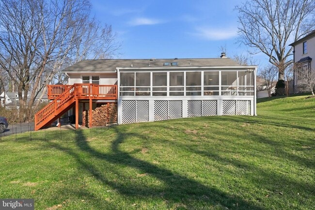 Building Photo - 7001 Arbor Ln