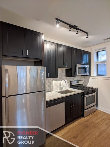Primary Photo - 4628 N Leavitt St