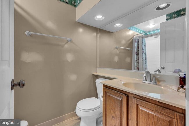 Building Photo - 9354 Sombersby Ct