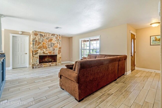 Building Photo - 317 Surf Dr
