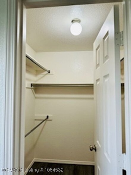 Building Photo - 1813 Green Meadow Dr
