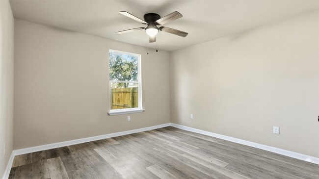 Building Photo - 2614 28th Ave N