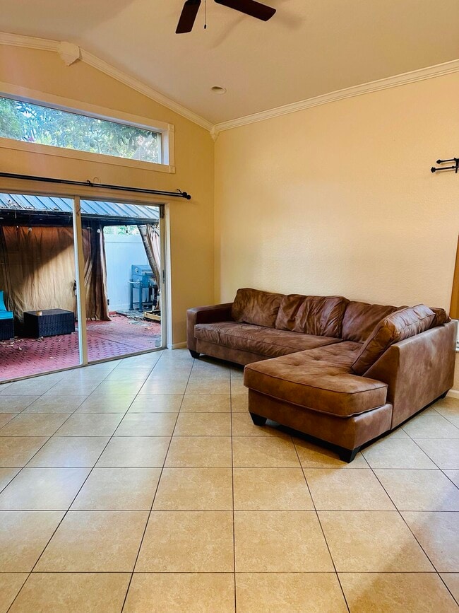 Building Photo - 5200 Rising Comet Ln