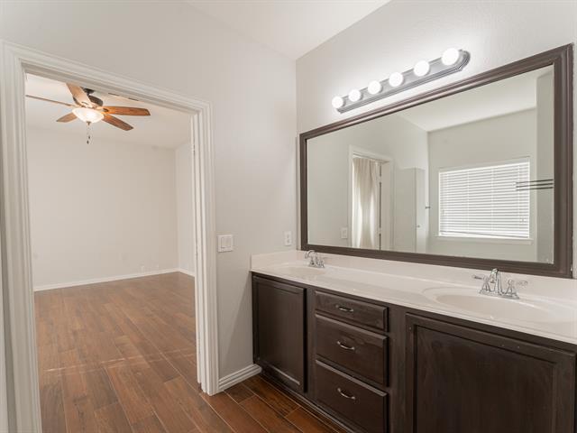 Building Photo - 8240 Lauren Way