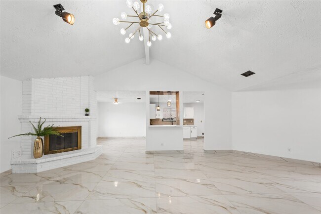 Building Photo - 2610 Hollymist Dr