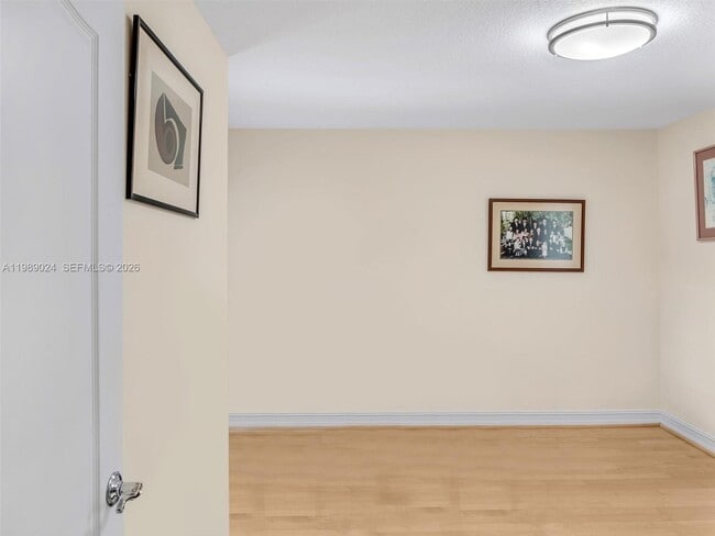 Building Photo - 20780 NE 32nd Ave