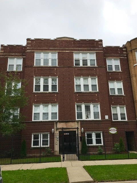 Building Photo - 4950 N Harding Ave