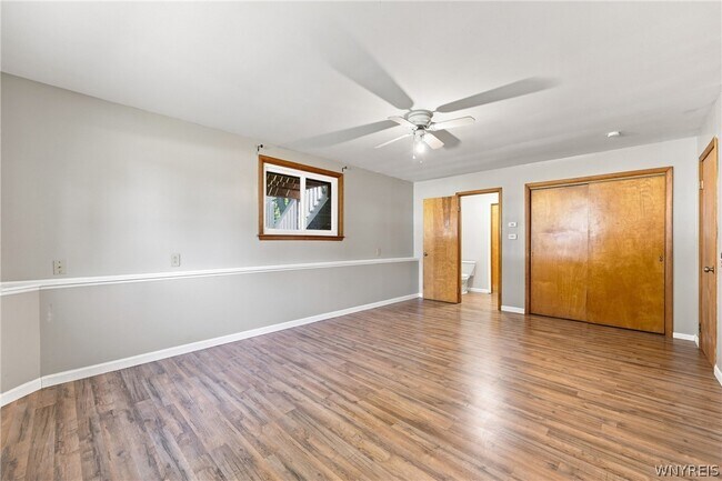 Building Photo - 35 Tomcyn Dr