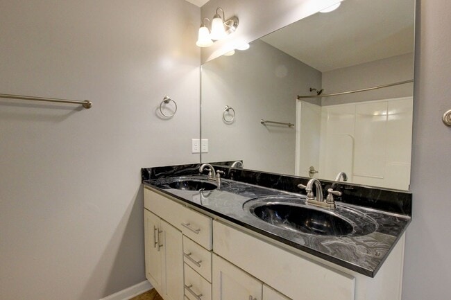 Building Photo - Sweet Splitlevel with Awesome Basement Area