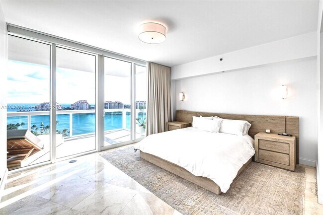 Building Photo - 1000 South Pointe Dr