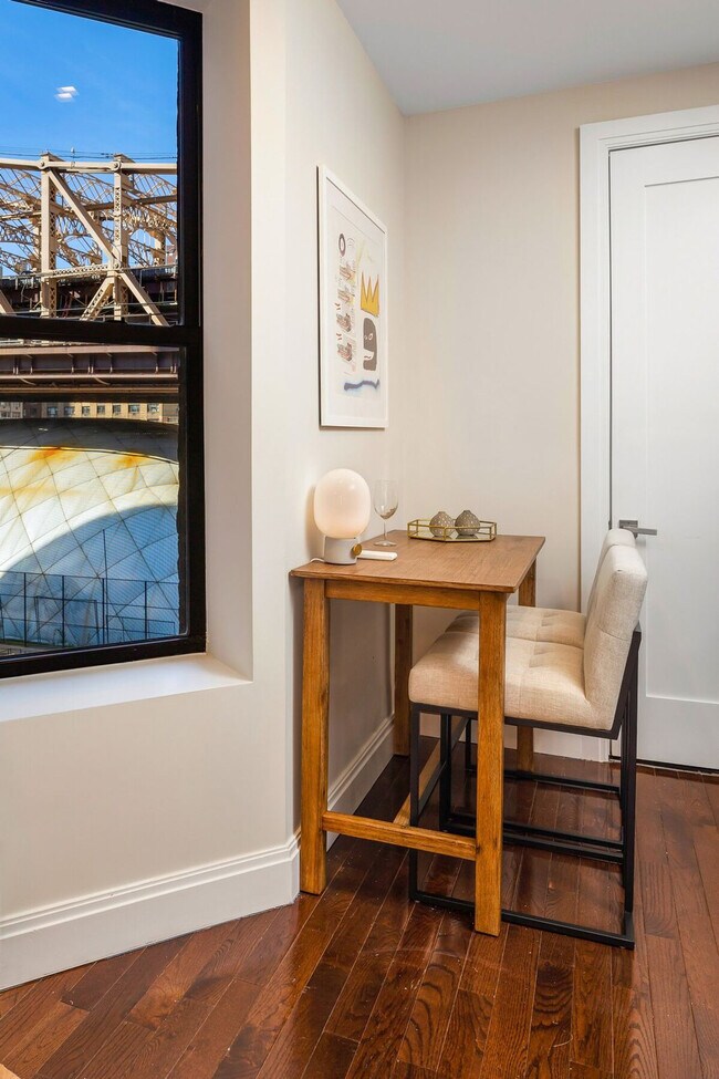 Building Photo - 1114 1st Ave