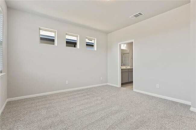 Building Photo - 121 Unforgiven Ln